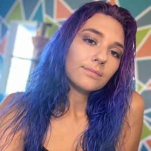 Meet your Posher, Kayla